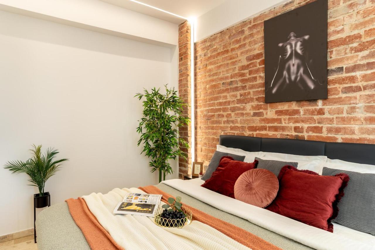 Luxury Living: Smart 2Br Apartment At Unirii Square Bucareste Exterior foto