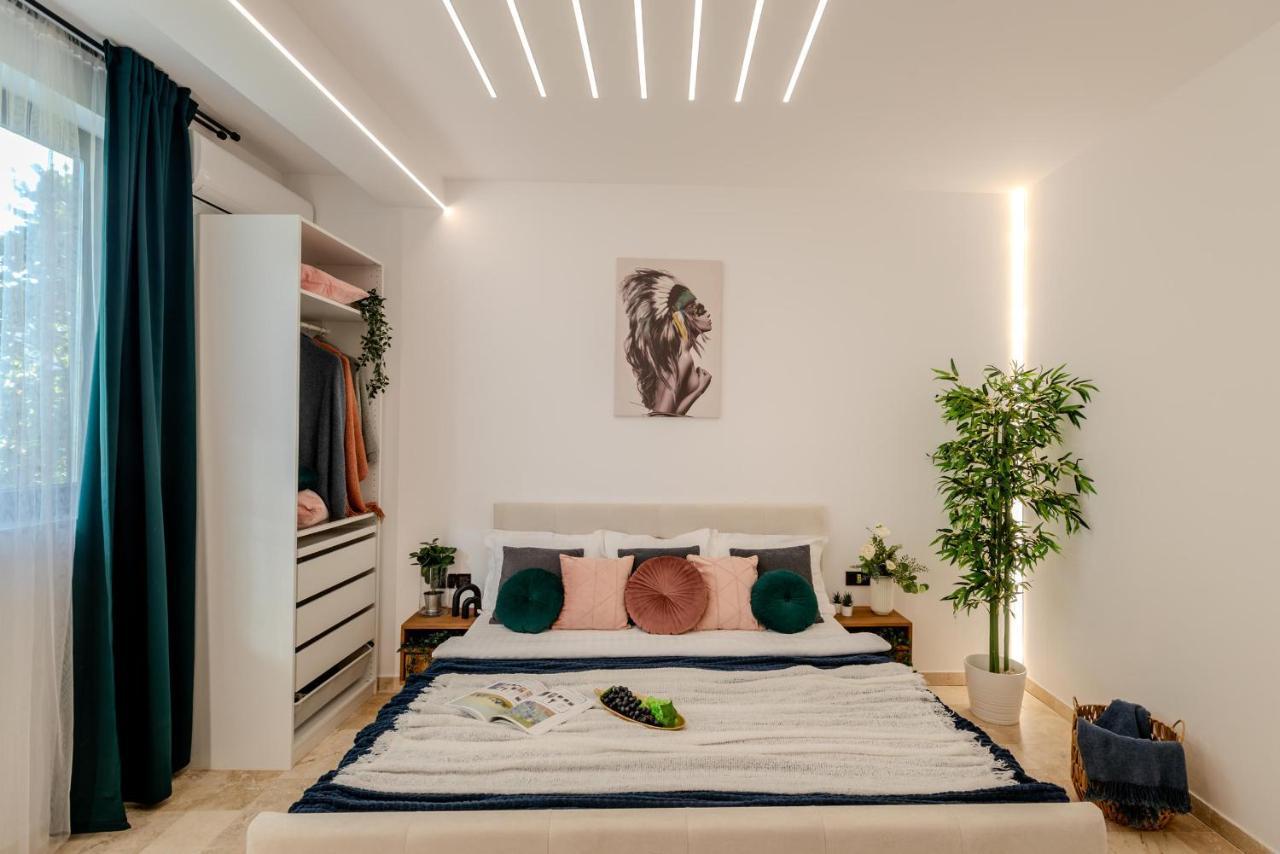 Luxury Living: Smart 2Br Apartment At Unirii Square Bucareste Exterior foto