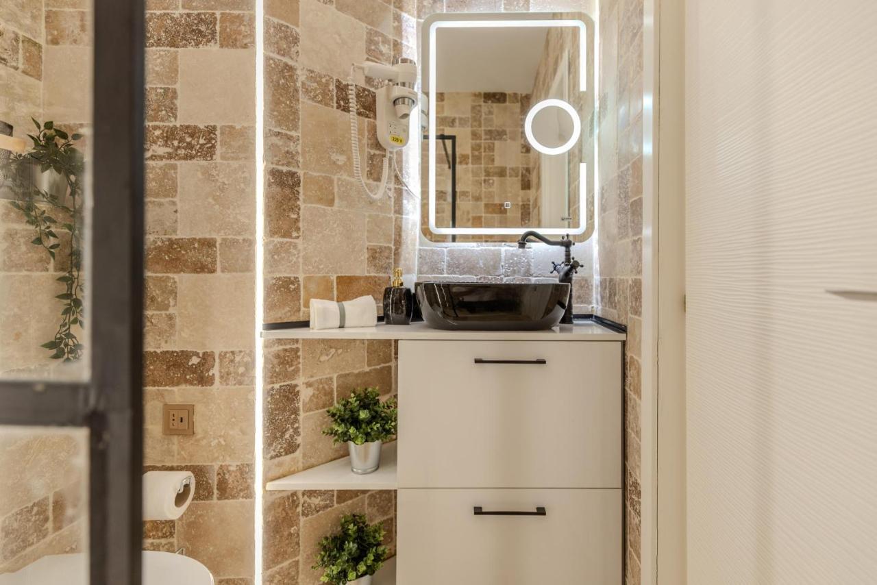 Luxury Living: Smart 2Br Apartment At Unirii Square Bucareste Exterior foto