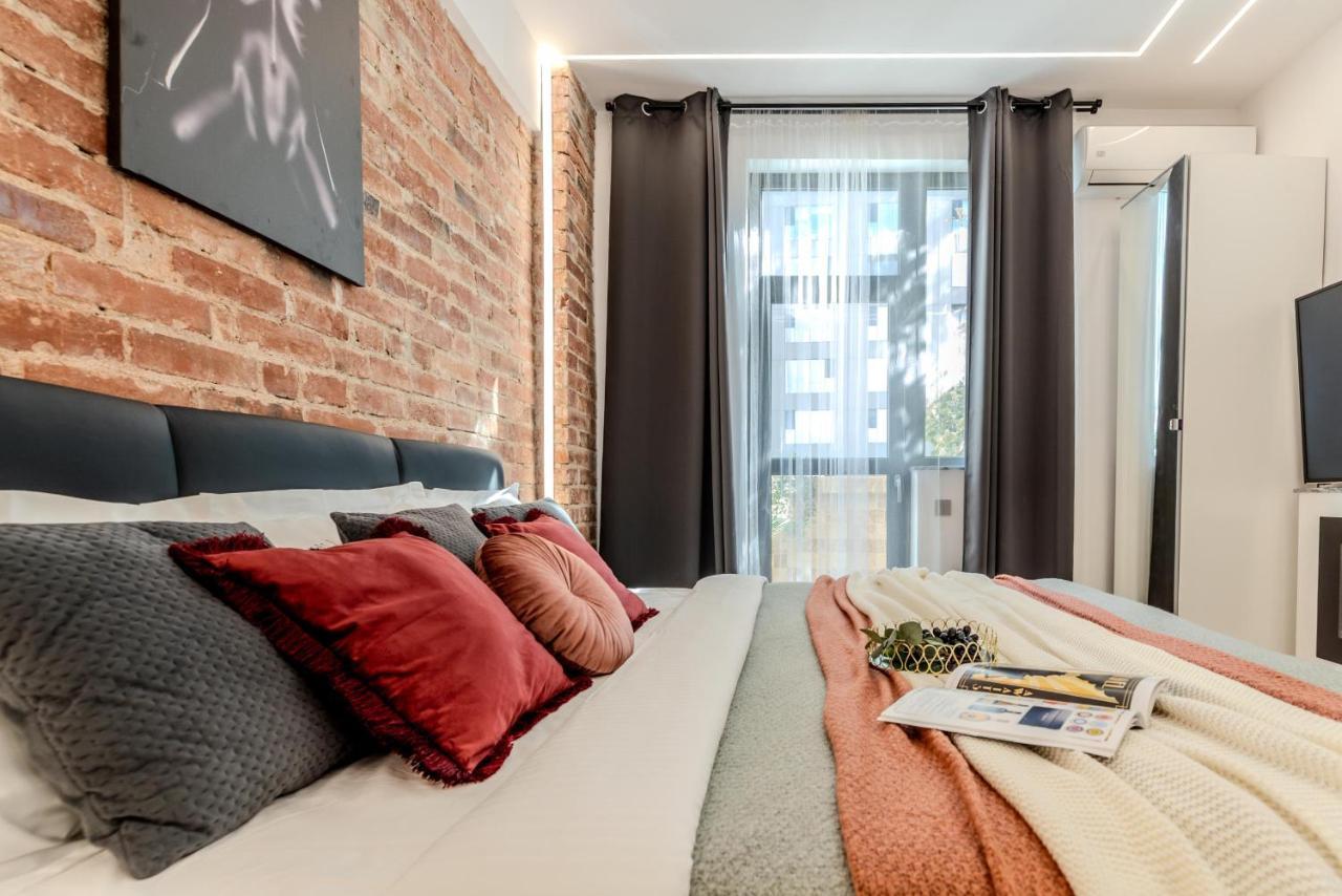 Luxury Living: Smart 2Br Apartment At Unirii Square Bucareste Exterior foto