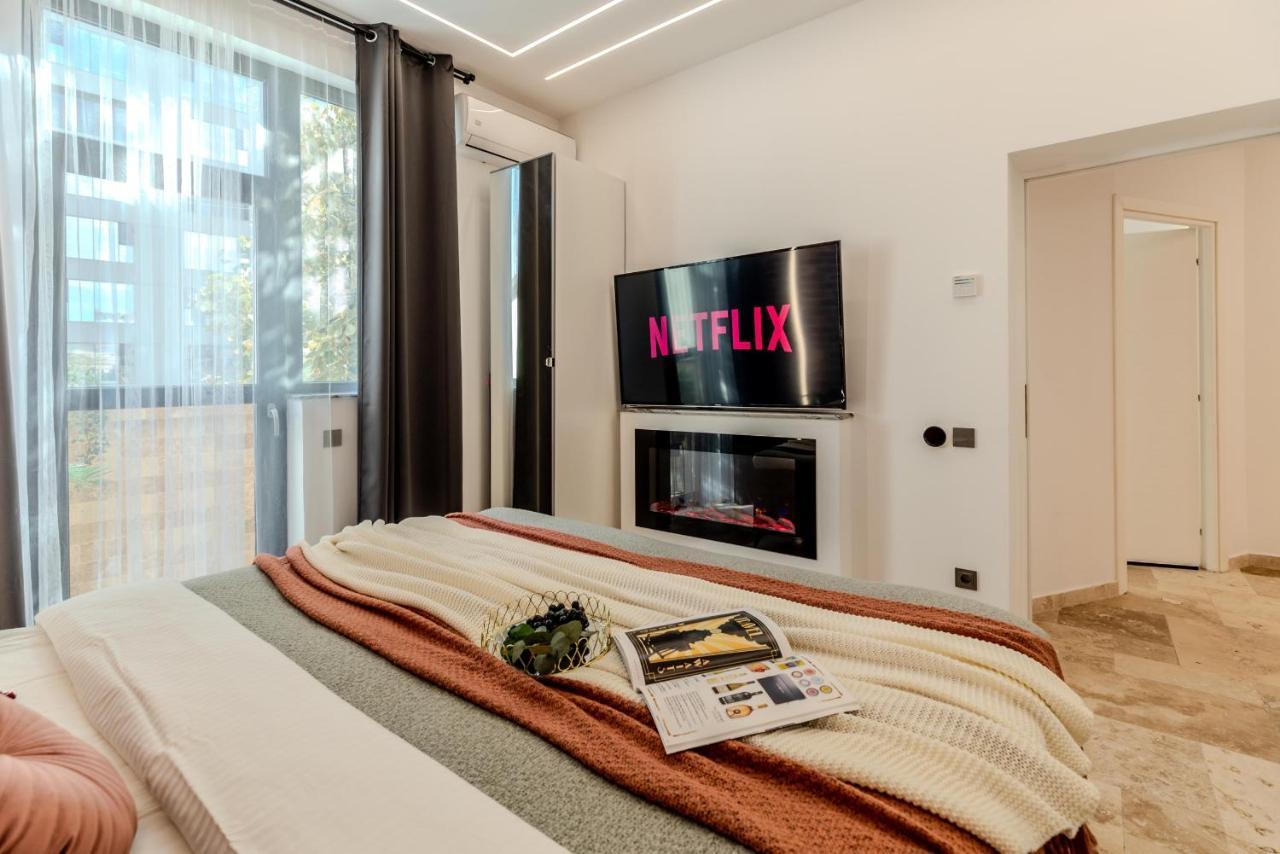 Luxury Living: Smart 2Br Apartment At Unirii Square Bucareste Exterior foto