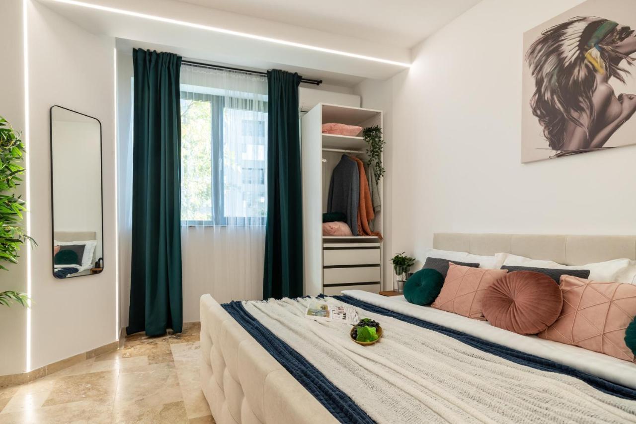 Luxury Living: Smart 2Br Apartment At Unirii Square Bucareste Exterior foto